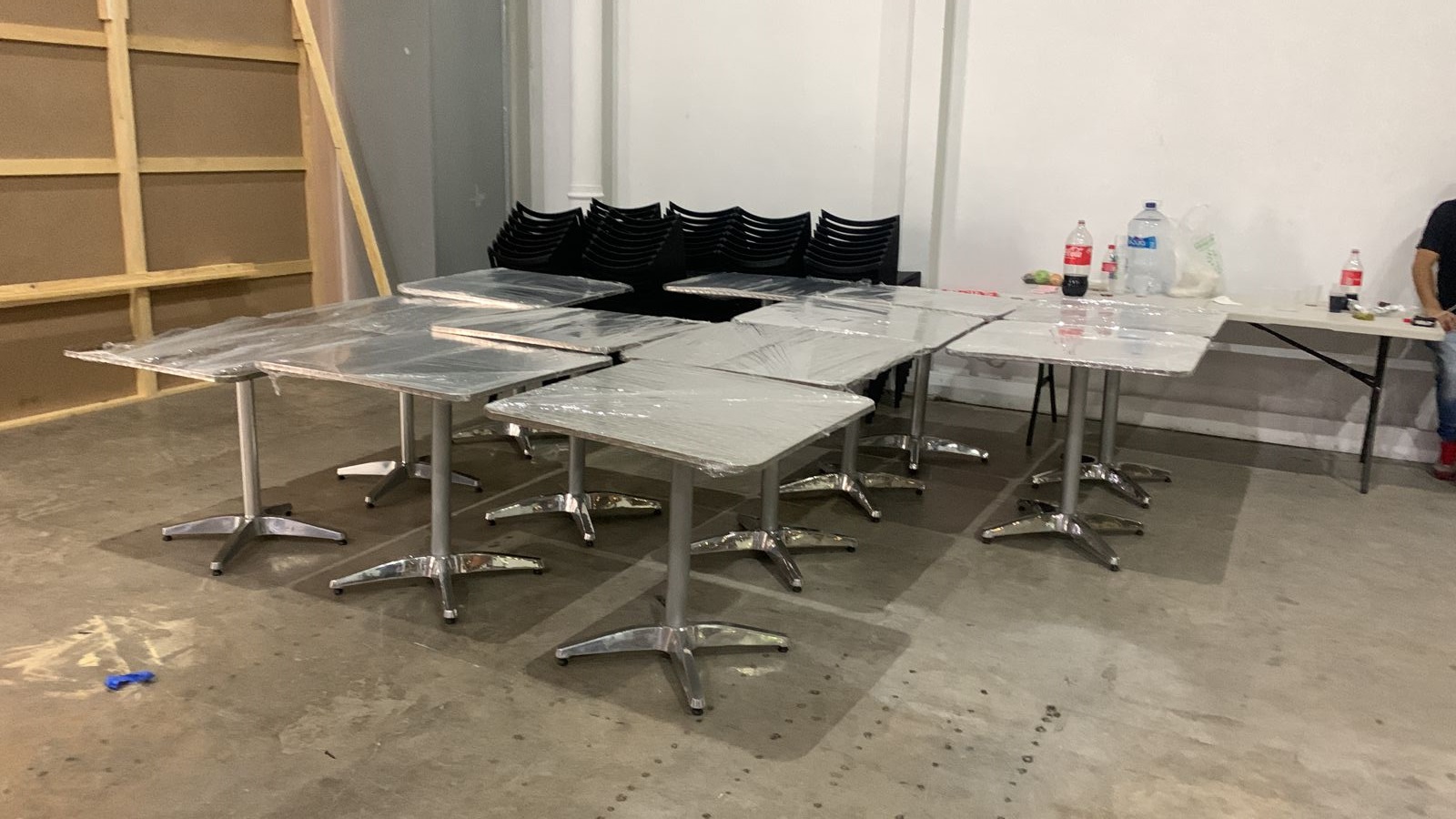 Mesa de Aluminio Cuadrada 80 R-1